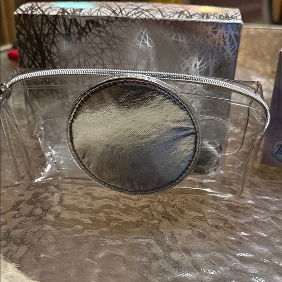 MAC Cosmetics Metallic Brush Organizer - Picture 5 of 8